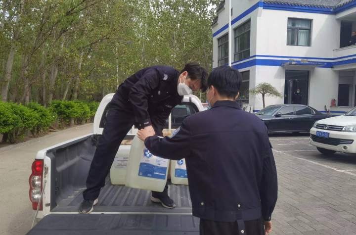 当志愿者的王缔
